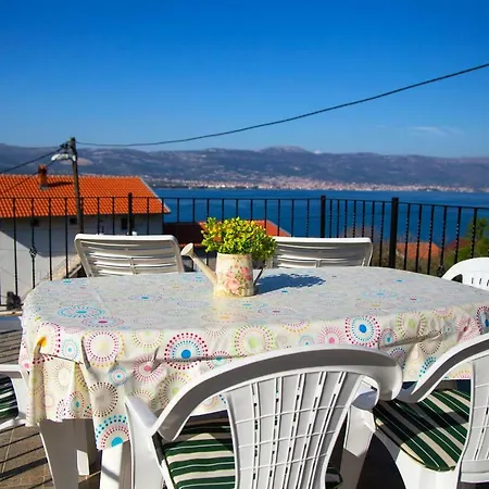 Cozy With Sea View * Traù